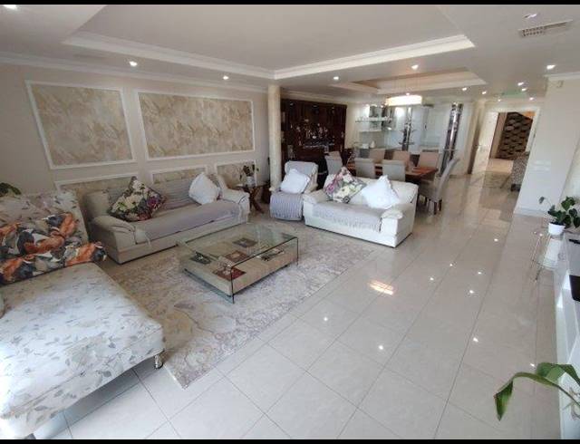 3 BEDROOM APARTMENT FOR SALE IN UMHLANGA CENTRAL